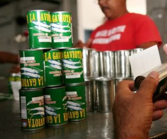 La latica de sardina costaba 35,000 Bs hoy cuesta 69.000 Bs