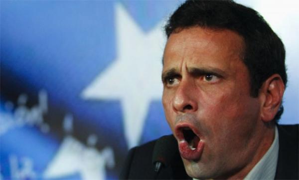 El candidato derechista Capriles Radonski