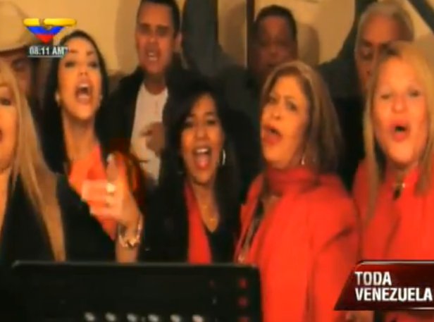 Artistas le cantan a Chávez