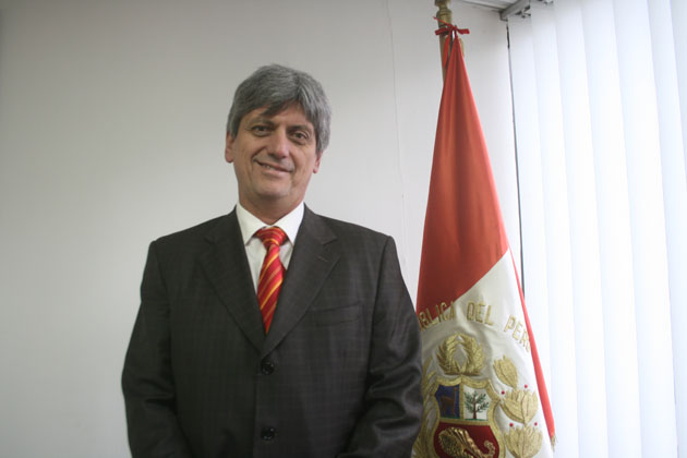 Embajador Luis Enrique Raygada