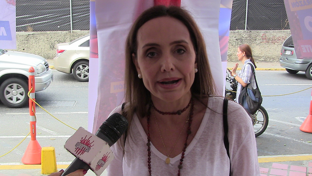 Julia Delgado declaró en la protesta frente a la embajada de Suiza en Caracas