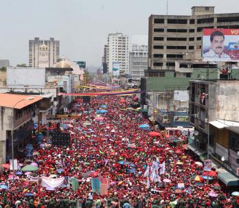 Concentración en apoyo a Maduro en la Avenida Bolívar de Maracay