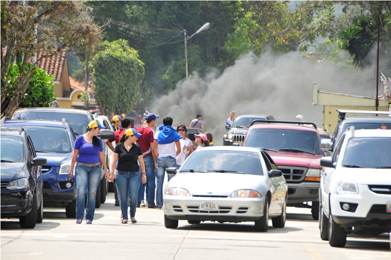 Simpatizantes de Henrique Capriles agredieron física y verbalmente a periodistas del Sistema Bolivariano de Comunicación e Información (Sibci)