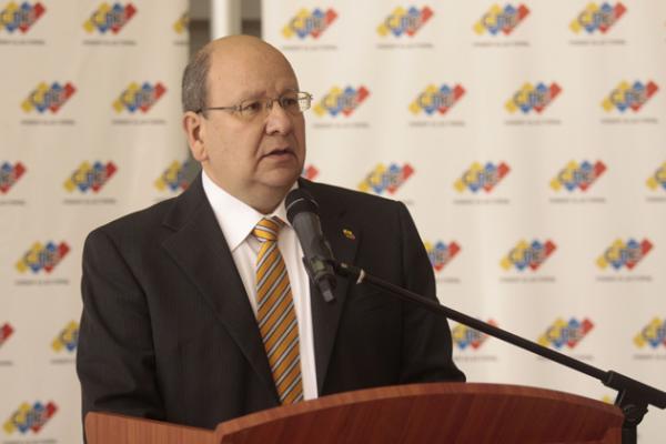El rector del Consejo Nacional electoral (CNE), Vicente Díaz