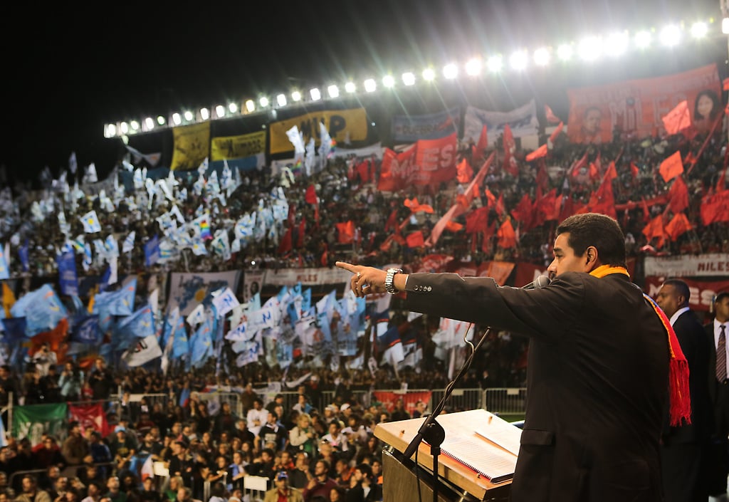 35 mil personas hacen homenaje a Chávez y Néstor Kirchner en Buenos Aires