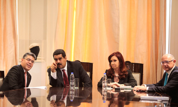 Presidente Maduro junto a la primera mandataria argentina Cristina Fernández