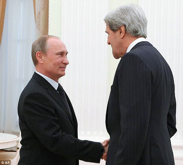 "Cordial" apretón de manos de Putin y Kerry