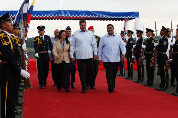 Mandatario venezolano llega a Managua para VIII Cumbre de Petrocaribe