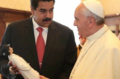 El presidente Maduro obsequia al Papa una imagen del Doctor José Gregorio Hernández