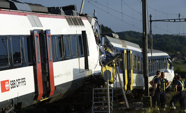 Choque frontal de trenes en Granges-près-Marnand, Suiza