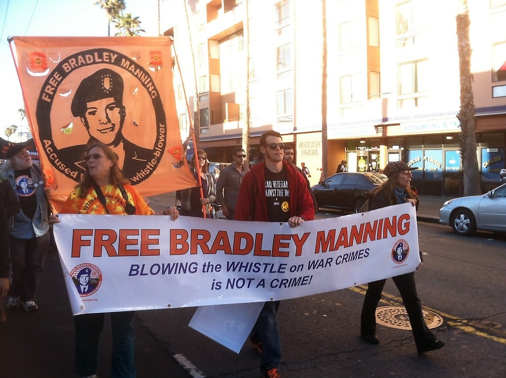 Liberen a Manning: Alertar sobre crímenes de guerra, no es un crimen.