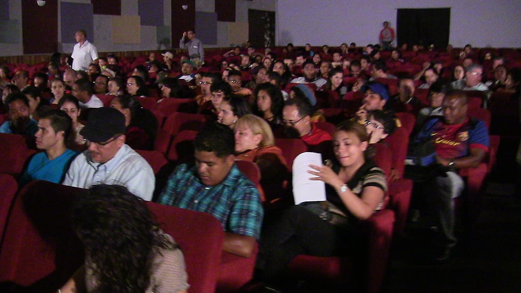 Parte del público que colmó la sala del teatro catia en ocasión de la cantata bolivariana