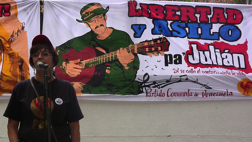 Vladimira Moreno del pcv en el Acto de solidaridad con Carlos Ilich Ramirez y Julian Conrado en la plaza bolívar de caracas