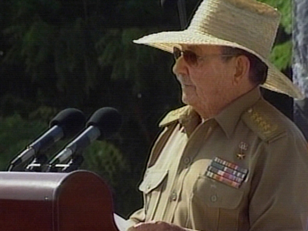 El presidente Raúl Castro pronuncia las palabras centrales del acto por los 60 años de los asaltos a los cuarteles Moncada y Carlos Manuel de Céspedes.
