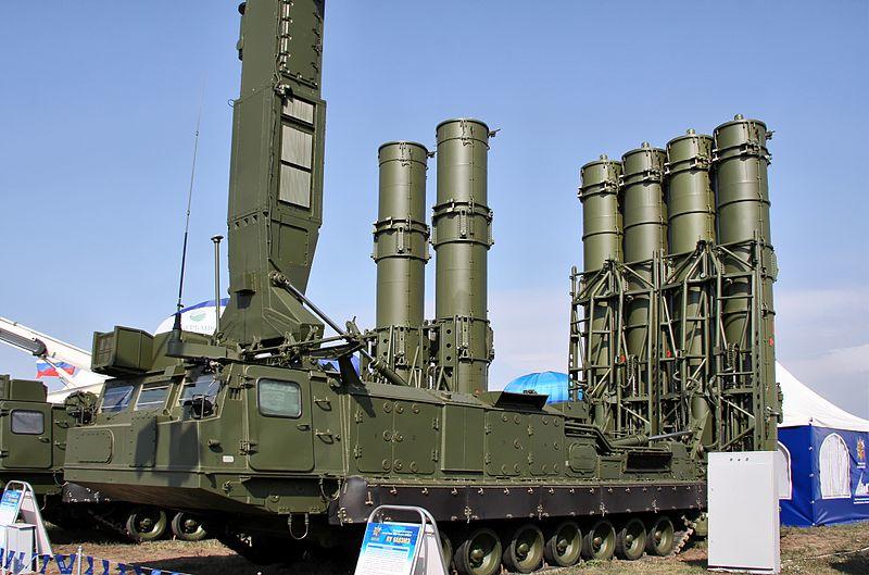 El sistema de misiles ruso S-300VM, es capaz de alcanzar objetivos localizados a 200 kilómetros.
