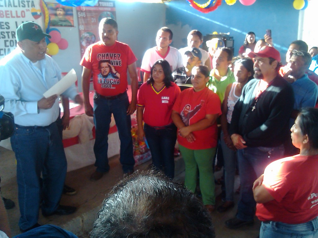 Alcalde Edgar Carrasco entrega Certificado a la Comuna José Torbello