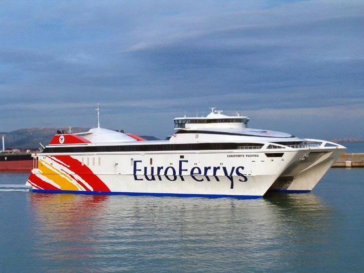 Ferry de alta velocidad de Euroferrys Pacifica (foto referencial)