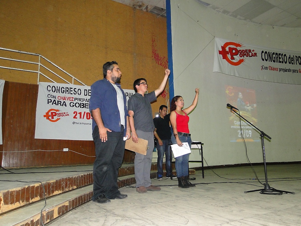 Inicio del acto. Parte del comite promotor de Congreso. (Izquierda a derecha) Ricardo Adrian, Jorge Daza, Yosmary Delgado; José Garcia