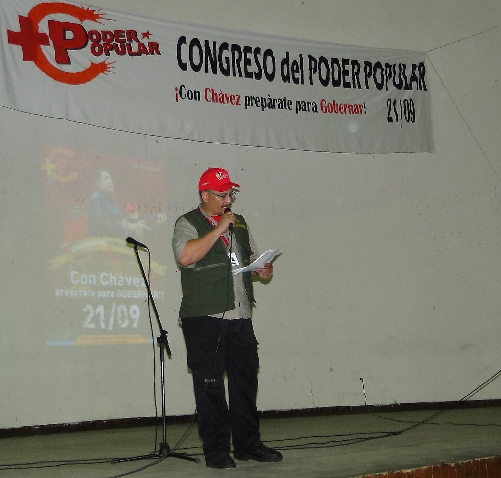 Leonardo Melián, vocero de Venvidrio manifestó el compromiso de los trabajadores de organizarse en consejo y acompañar las luchas populares. Se plantea la discusión amplia sobre el anteproyecto de Ley de Consejo de Trabajadores.