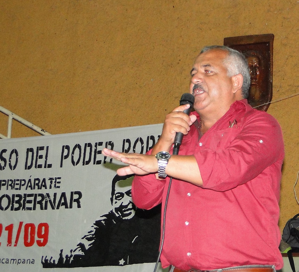 Bernal: "Sin vacilar digo que en la construcción del socialismo vamos hacia el gobierno comunal".