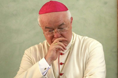 Josef Wesolowski fue relevado de sus funciones debido a una investigación en el Vaticano sobre pederastia.