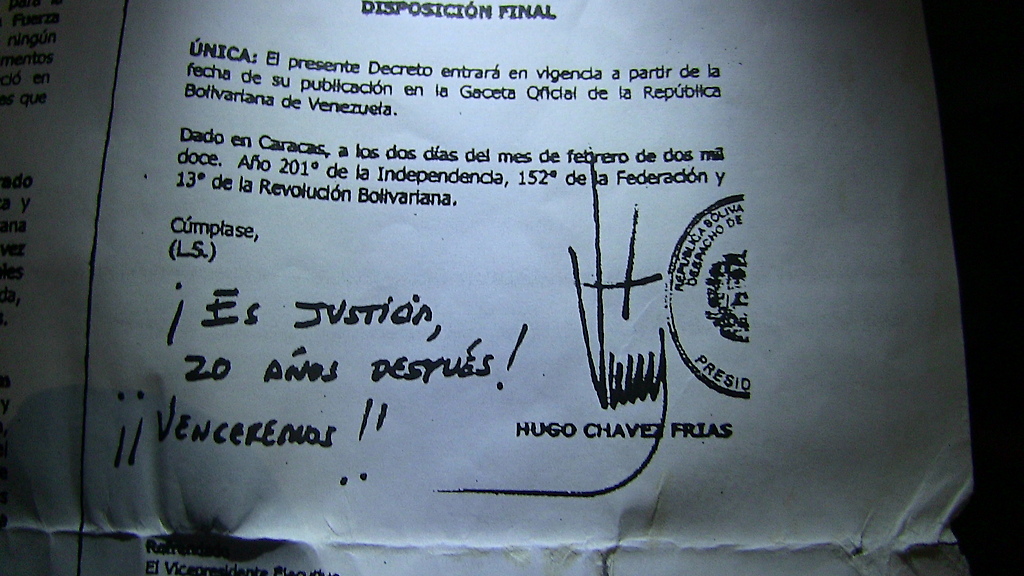 La famosa Rabo e cochino del Comandante Hugo Chávez, se puede leer de su propio puño y letra: !Es justicia, 20 años después! !!Venceremos!!