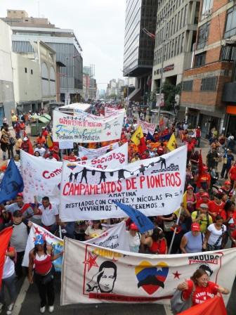 Marcha de movimientos populares contra la guerra económica realizada el 17 de octubre hasta la Asamblea Nacional