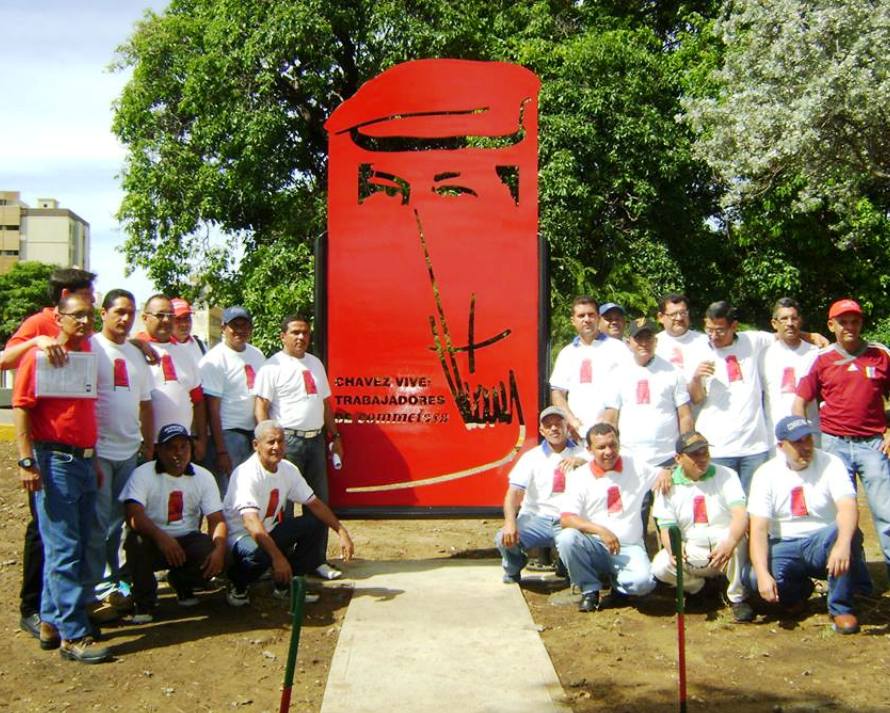 Sindicatos develan monumento en honor al presidente Chávez en Cumaná