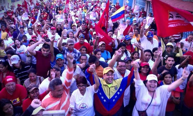 Miguel Ángel Pérez Pirela, candidato socialista a la alcaldía del municipio Maracaibo, en recorrido con el pueblo.