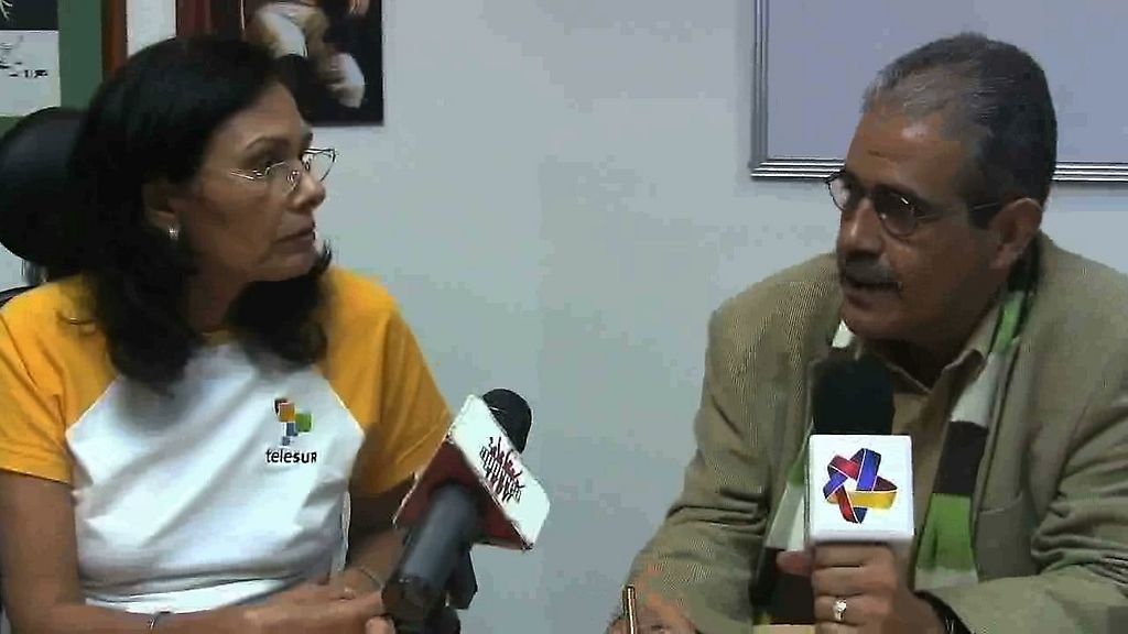 Socorro Hernández y Luis Salazar en plena entrevista