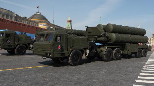 Complejo de misiles balísticos móviles 9k720 Iskander rusos, en la Plaza Roja de Moscú