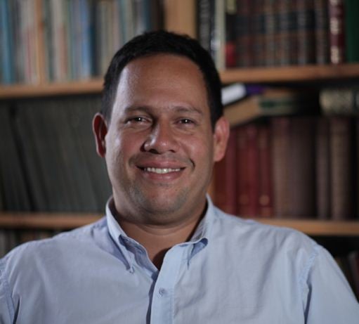Politólogo Miguel Jaimes, columnista de Aporrea.org, otros medios nacionales e internacionales, profesor ULA y experto petrolero.