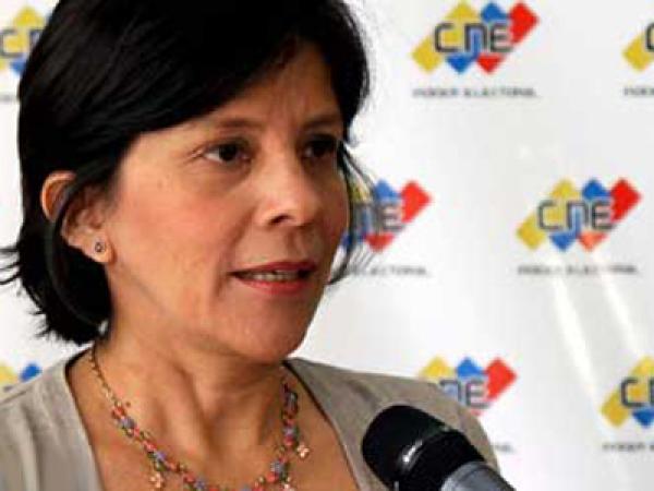 La vicepresidenta del Consejo Nacional Electoral (CNE), Sandra Oblitas