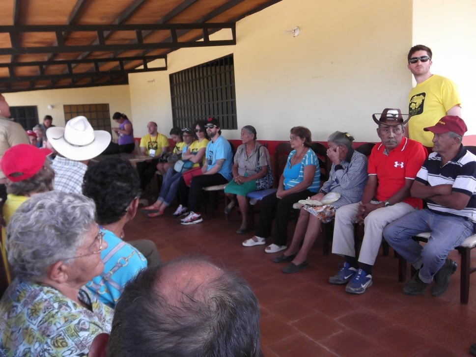 Adultos mayores en la Gerogranja explican sus programas a los delegados