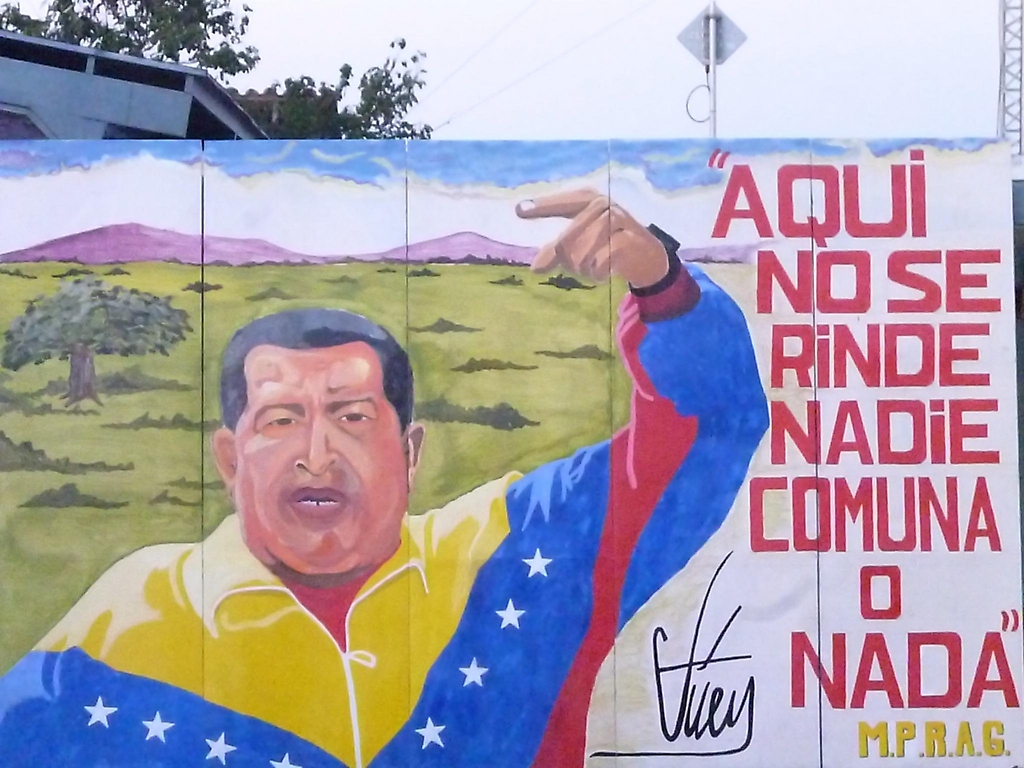 Mural Comunero Juarez: "Aqui no se rinde nadie" reza la leyenda, palabras de Chávez