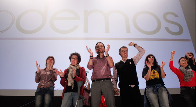 Los miembros de Podemos, este domingo, en el cine Palafox de Madrid. 