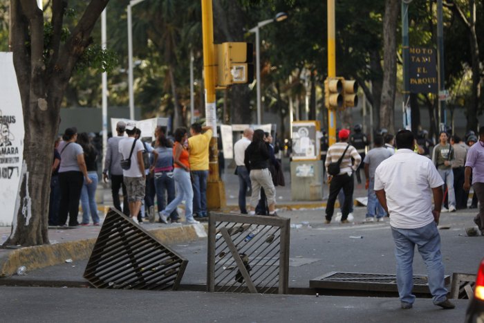 Derecha protagoniza actos violentos en el centro de Caracas