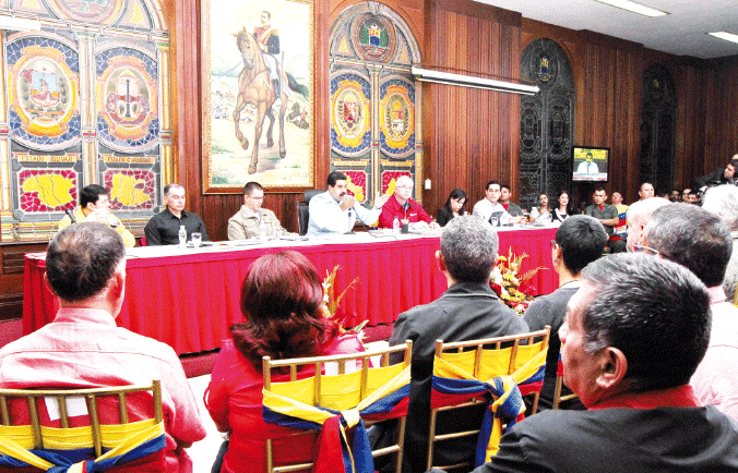 Presidente Maduro con los Gobernadores