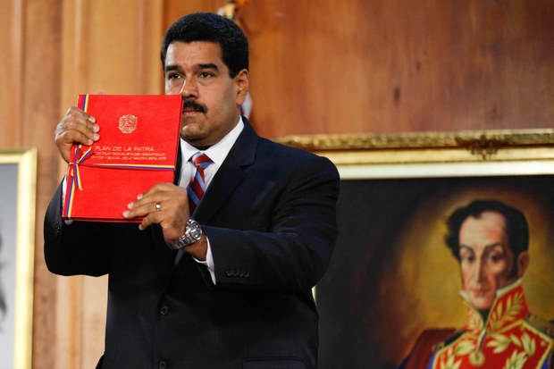 "Y continúa el despliegue en todo el país del Plan Patria Segura con la coordinación de todos los Gobernadores, Alcaldes y Policías del país..", señaló Nicolás Maduro.