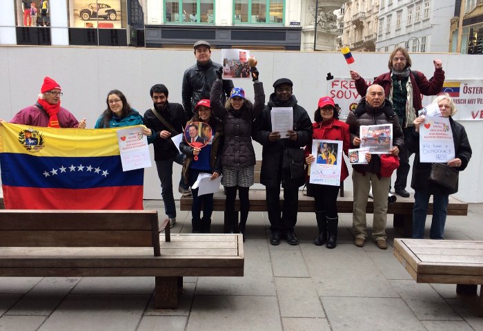 Grupos de solidaridad en Viena salen a la calle para respaldar la Revolución Pacífica en Venezuela