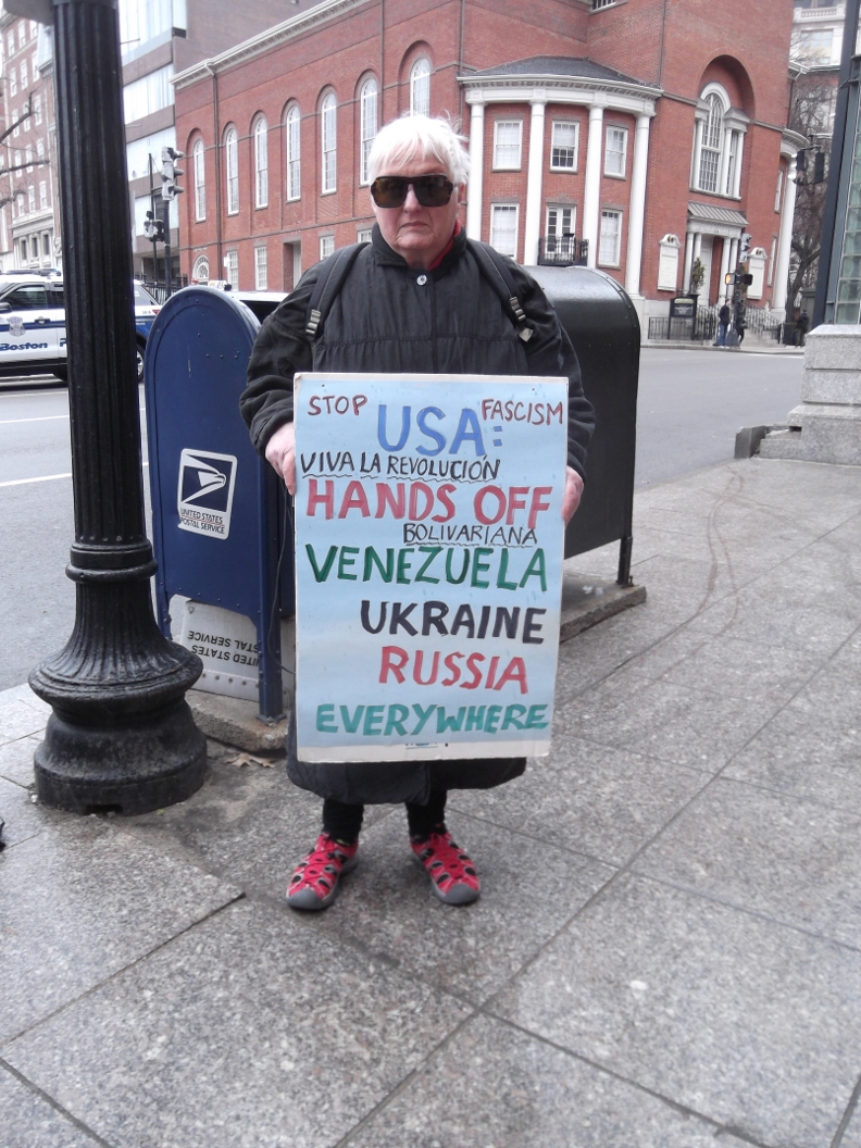 Detener el fascismo, Viva la Revolución, USA saca las manos de Venezuela Bolivariana, Ucrania, Rusia y de todos lados!