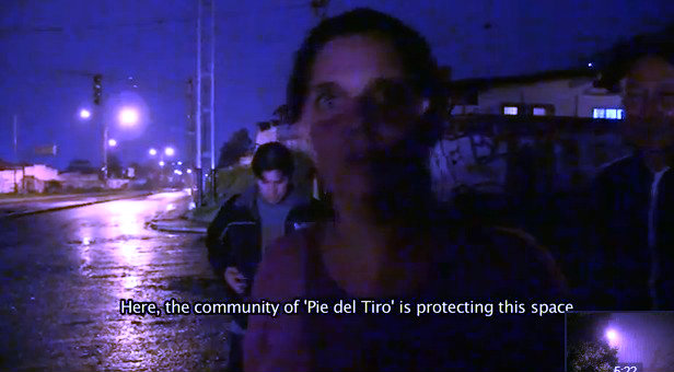 En el audiovisual Gisella Rubilar es la primera persona que da testimonio del pueblo que cansado de las protestas violentas decidieron levantar las barricadas en las avenidas principales de la ciudad.