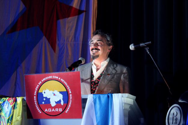 Xavier Moreda, de la AGARB en su discurso de solidaridad con la revolución bolivariana