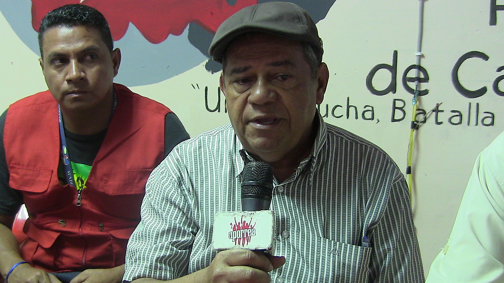 José Sauce del sindicato SINATRA del ministerio de La Vivienda en la rueda de prensa de La Coordinadora Popular de Caracas