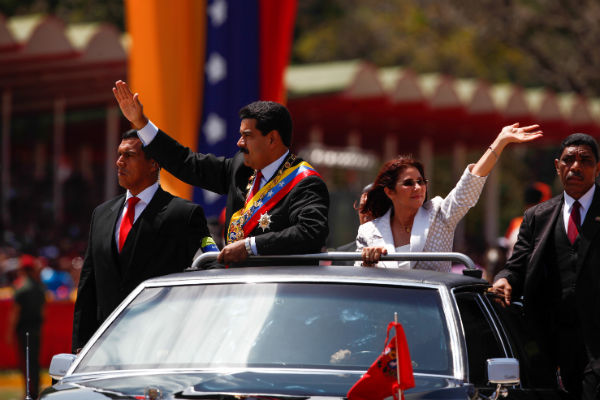Presidente Maduro y Cilia Flores en Desfile Cívico Militar este 5 de marzo de 2014