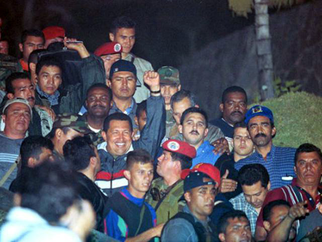 El pueblo restituye en el poder a Hugo Chávez