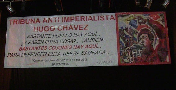 Tribuna Anti imperialista Hugo Chávez presente en la reunión del PSUV en el Teatro Catia