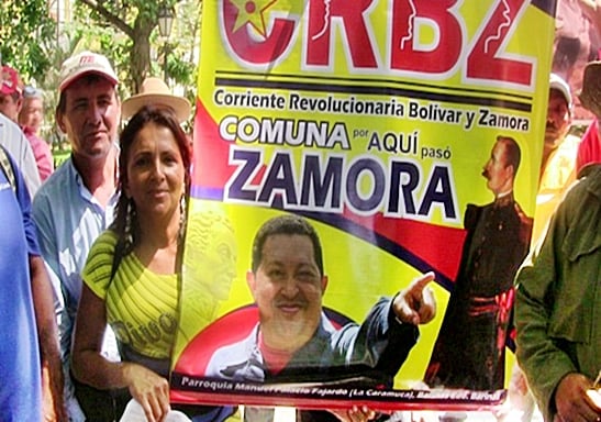 La Corriente Revolucionaria Bolivar y Zamora, CRBZ, convocó a este acto de protesta y solidaridad con los campesinos de Barinas en la Plaza Bolívar de Caracas