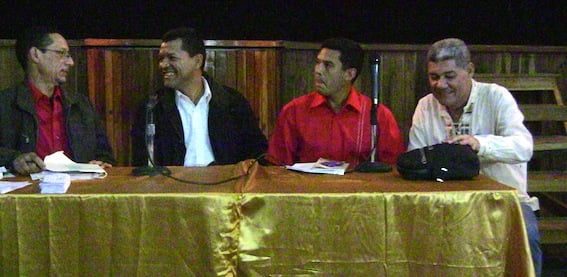Los ponentes en la reunión del PSUV en el Teatro Catia, de izquierda a derecha: Ulises Dalh, Fidel Hernández Cedeño, Henry Fernández Pereira y Eduardo Piñate