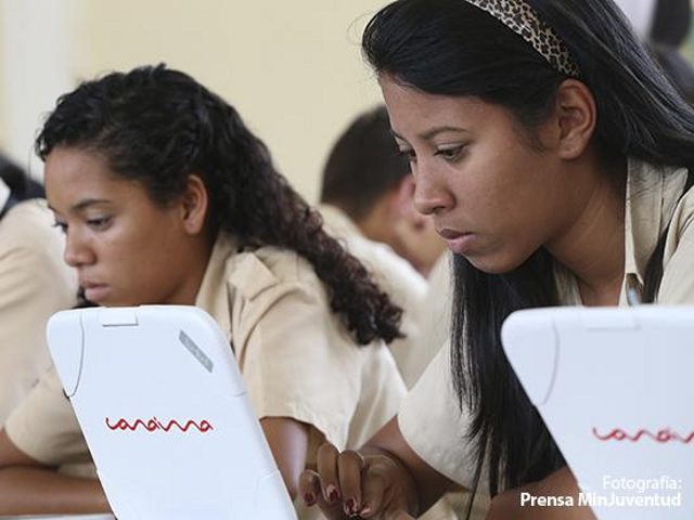 Más de 36 mil liceístas participan en Retos Estudiantiles en Venezuela.
